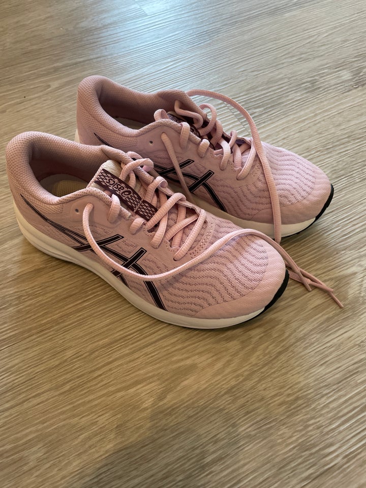 Indendørs sko, Asics løbesko,