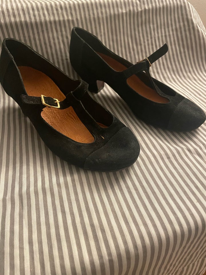 Pumps, str. 38, Chie Mihara