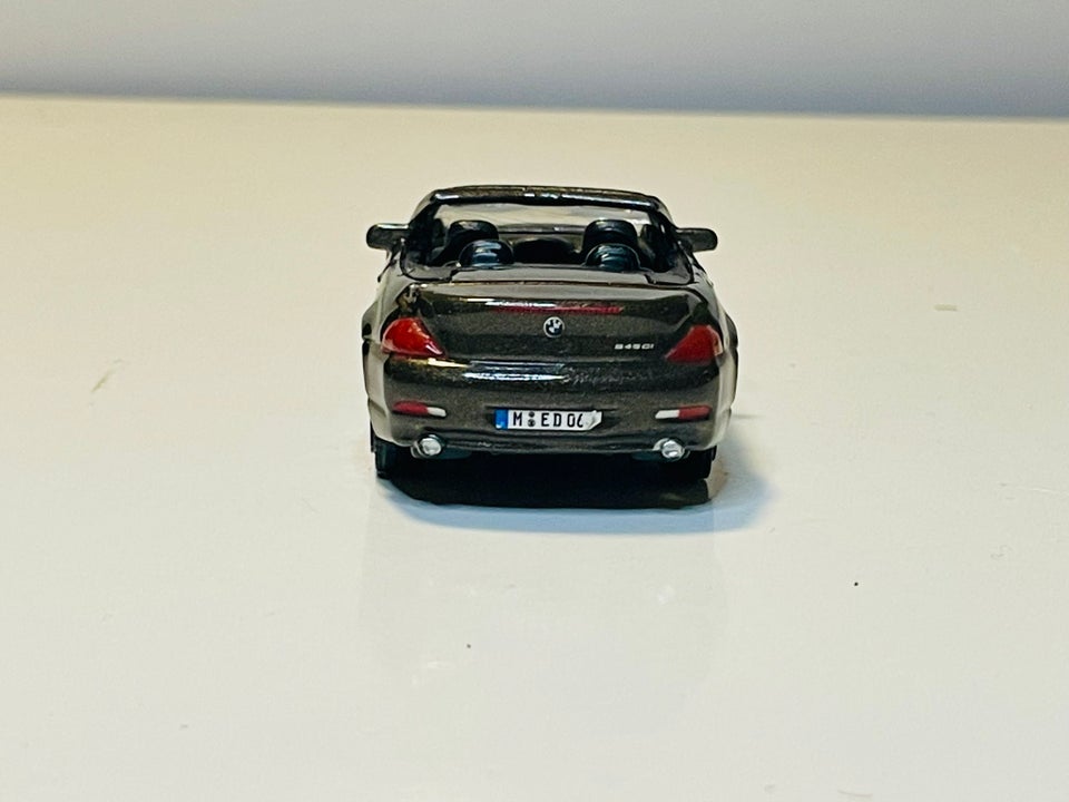 Modelbil, Bburago BMW 645 Ci, skala