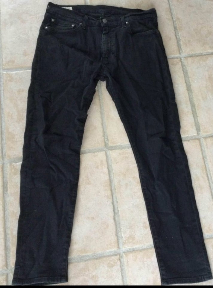 Jeans, Levis, str. 33