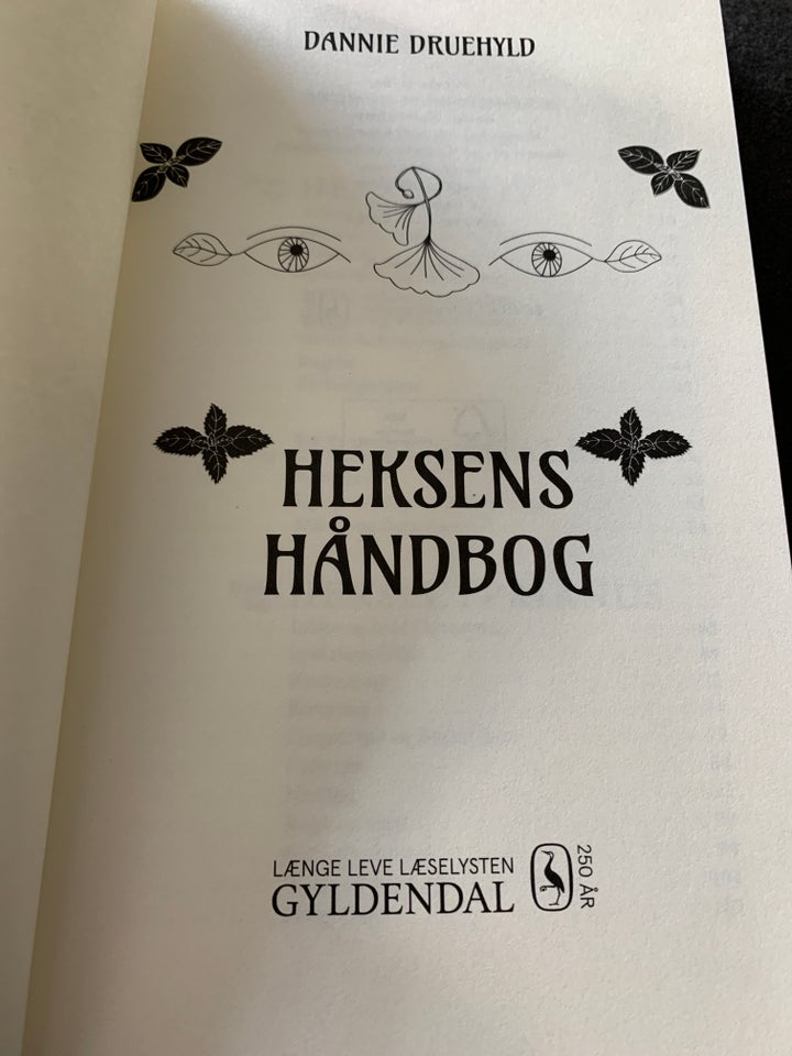 HEKSENS HÅNDBOG, DANNIE DRUEHYLD,