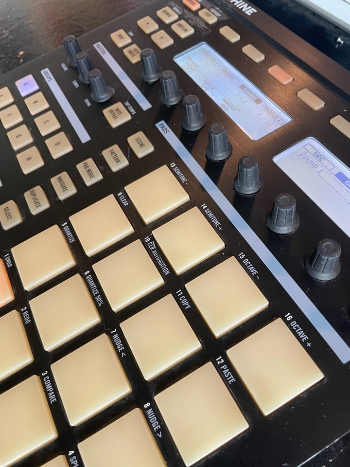 Native instruments maschine mk 1,