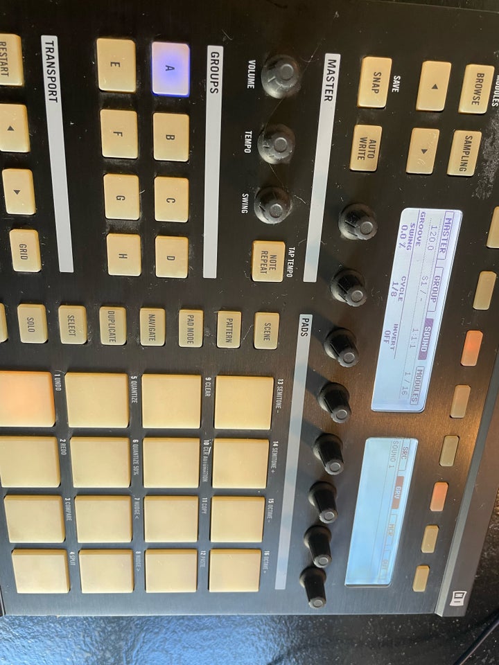 Native instruments maschine mk 1,