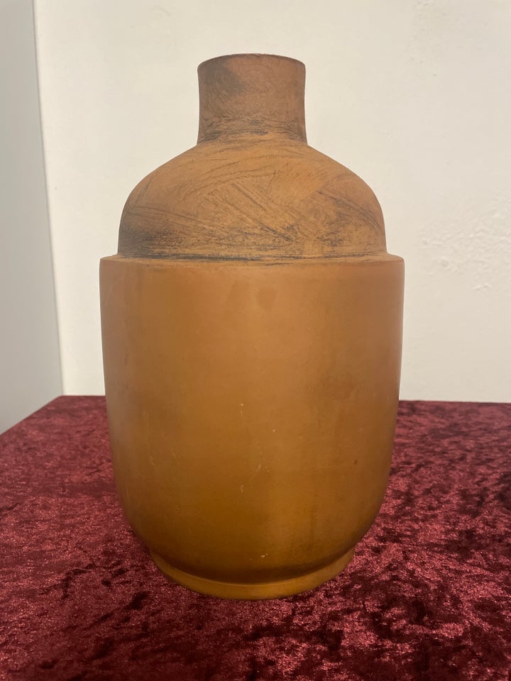 Vase, Cholucanas Peru