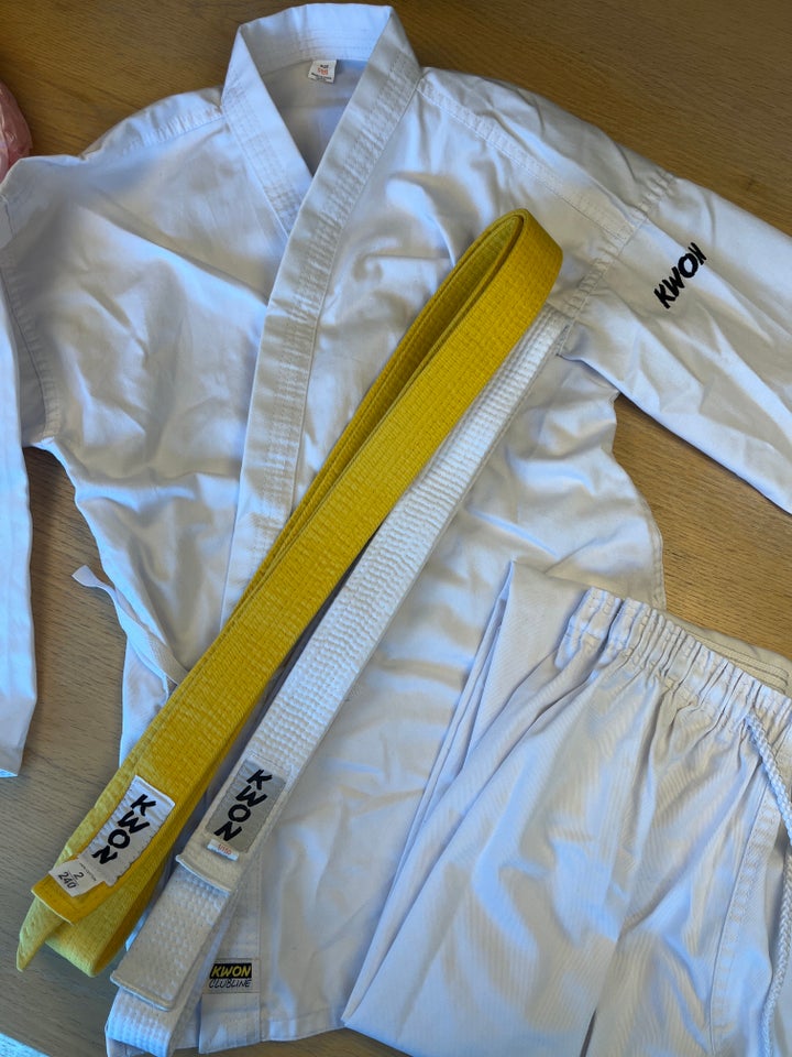 Karatedragt Karate gi KWON