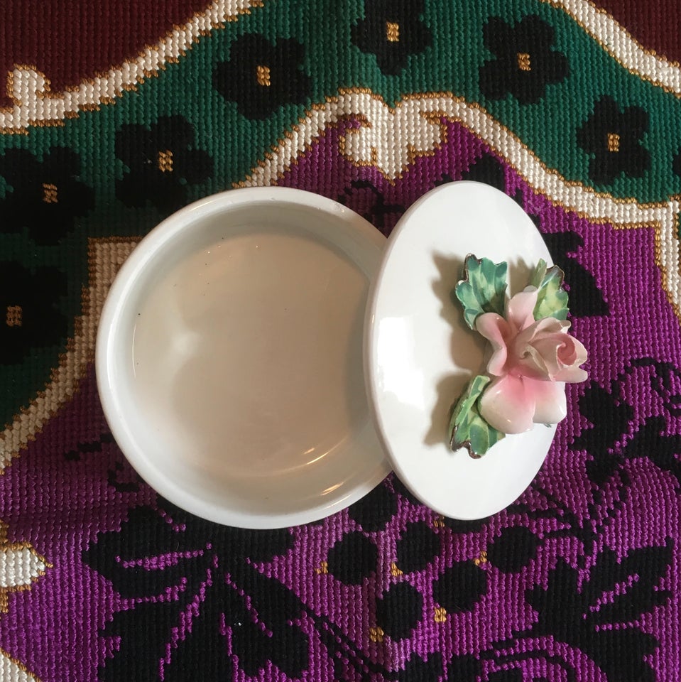 Porcelæn Bonbonniere / lågkrukke