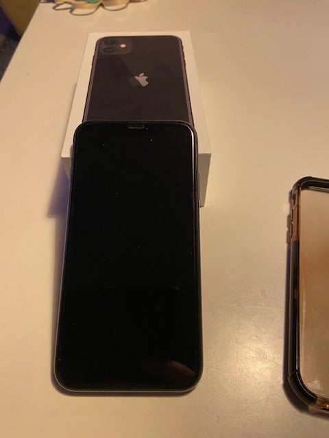 iPhone 11, 64 GB, sort