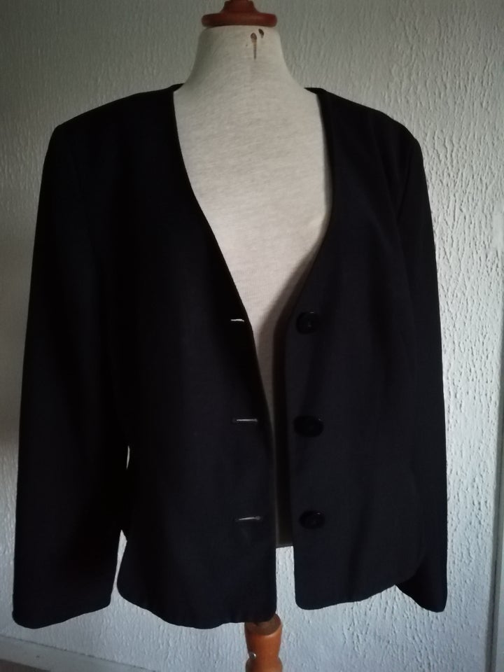 Blazer, str. 42, Choise