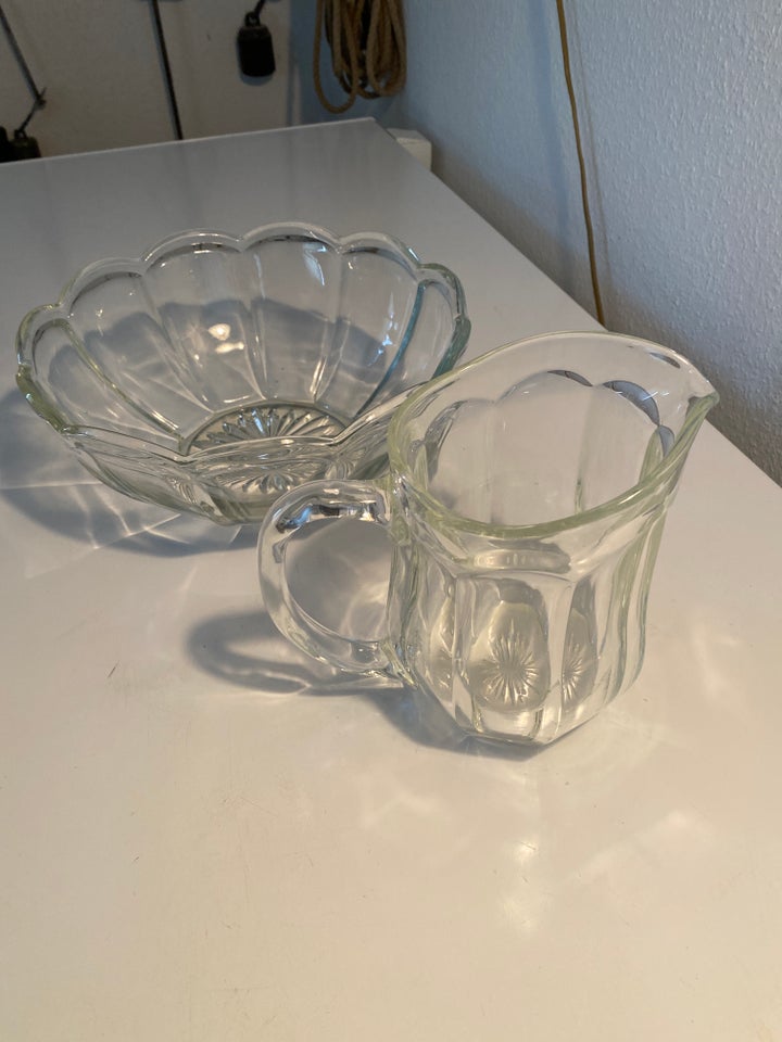 Glas Chippendale kande og skål