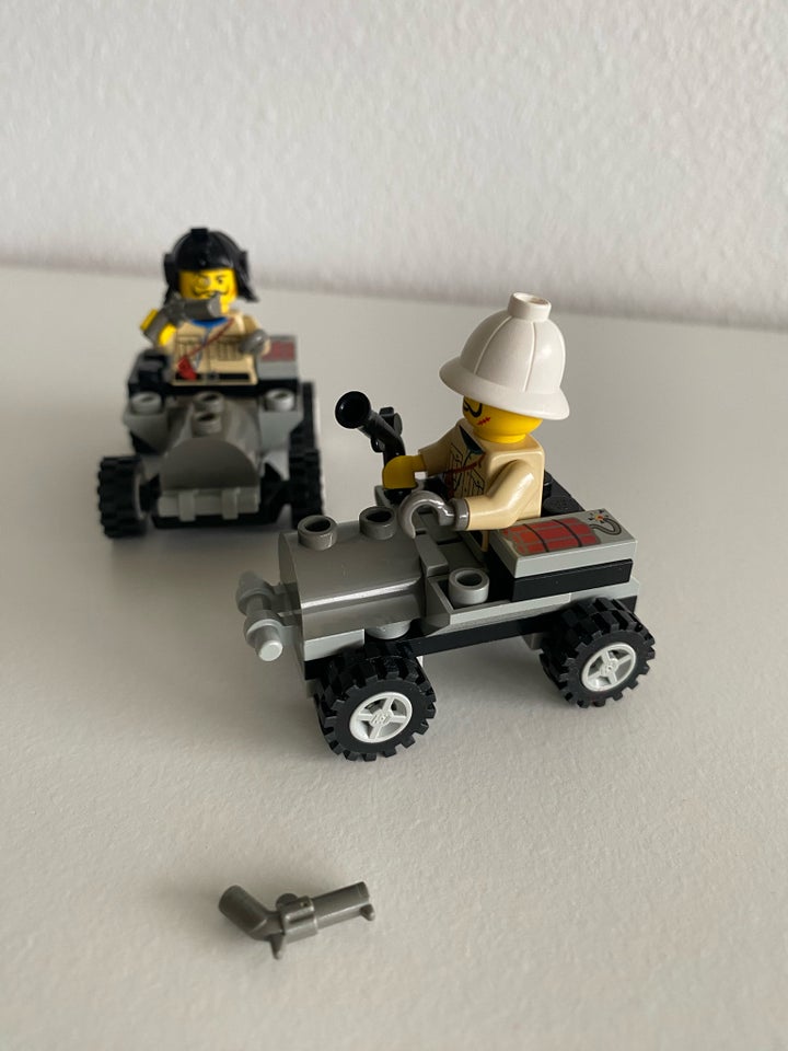 Lego System, Adventurers Car 2541