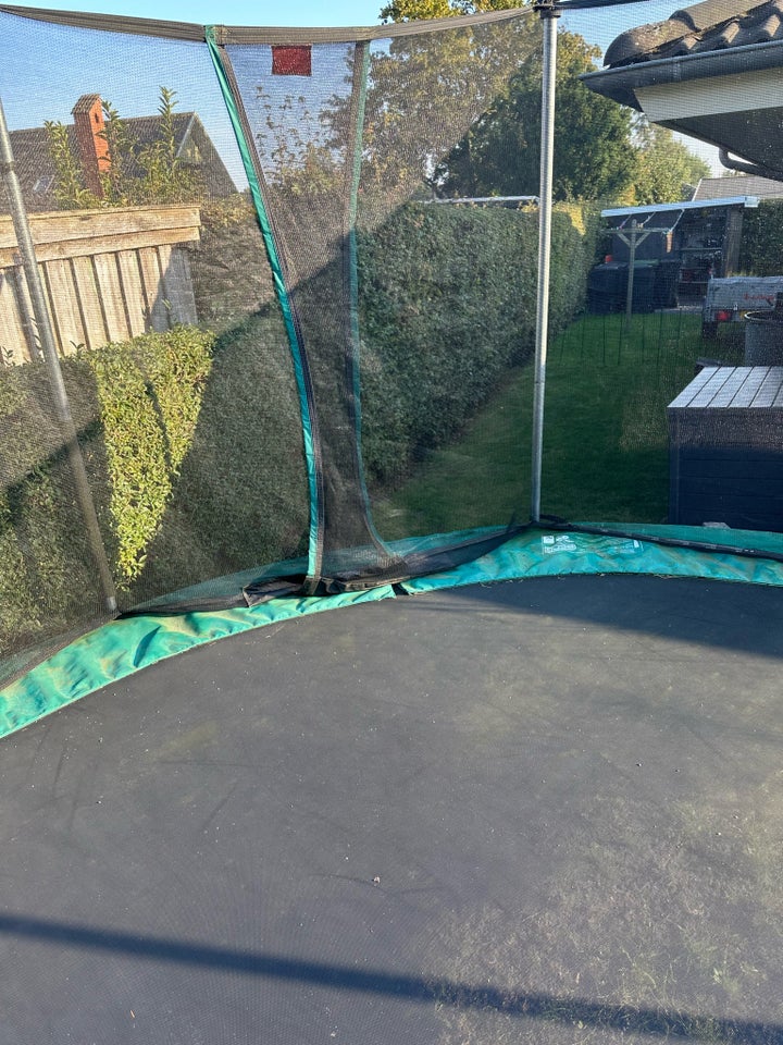 Trampolin, Berg 430