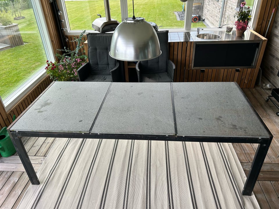 Havebord Granit og aluminium