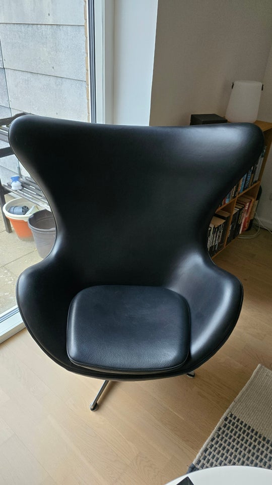 Arne Jacobsen Ægget Lænestol