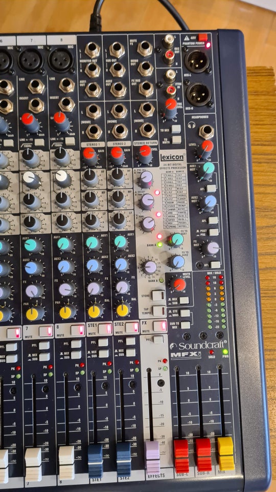 Mixer, Soundcraft MFXi 8