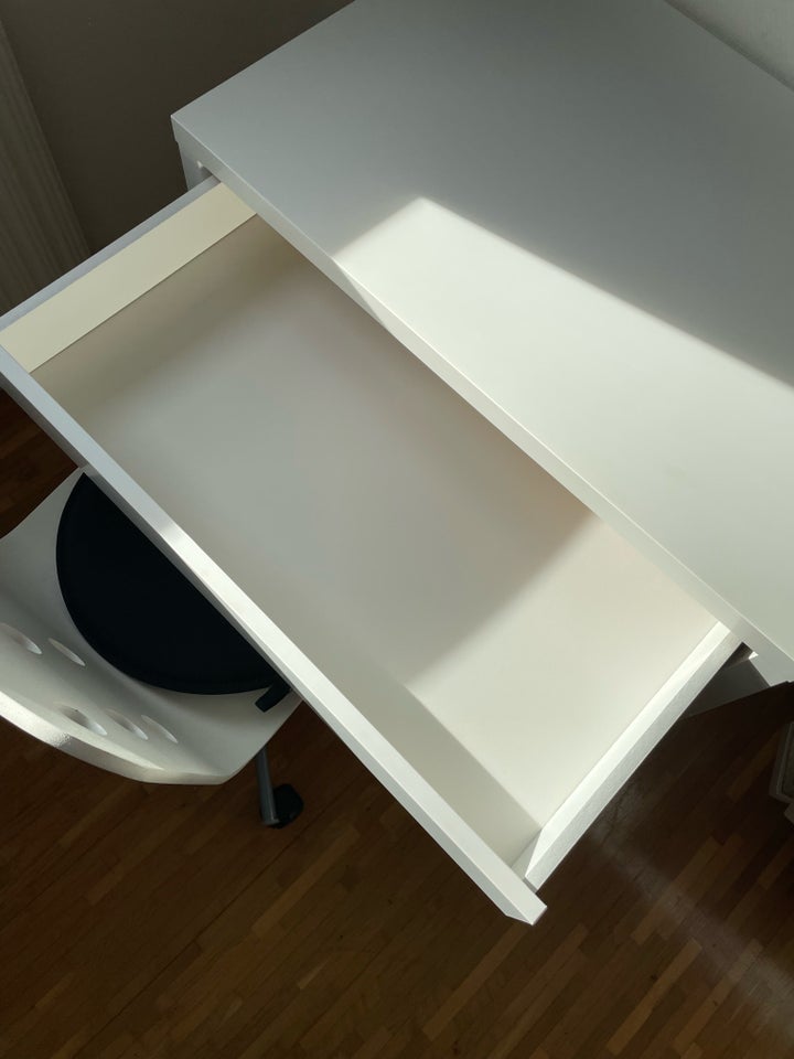 Skrivebord, Ikea, b: 73 d: 50 h: 75