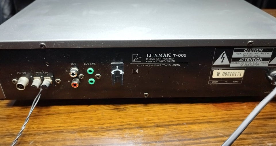 AM/FM radio, Luxman, T-005