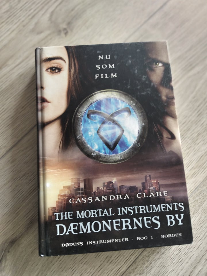 Dæmonernes by, Cassandra Clare,