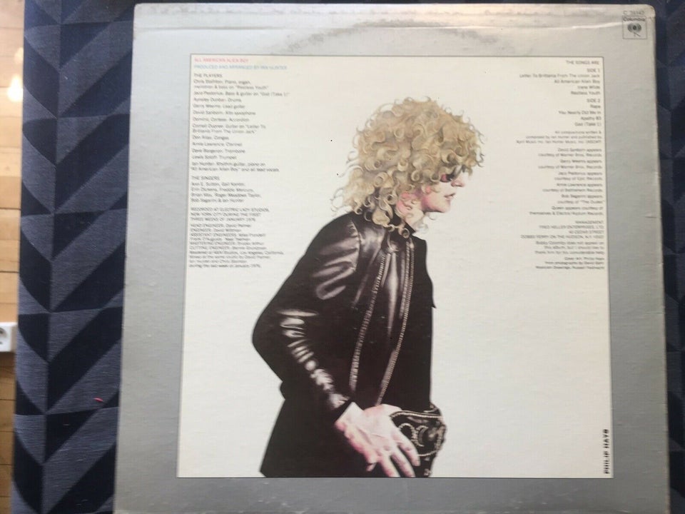 LP, Ian Hunter, All-American alien