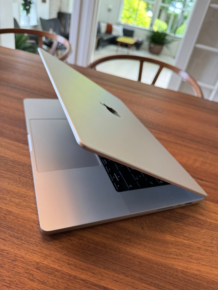 MacBook Pro 16 M3 Pro