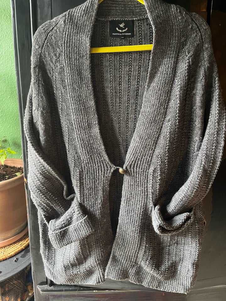 Cardigan, Munthe plus Simonsen ,