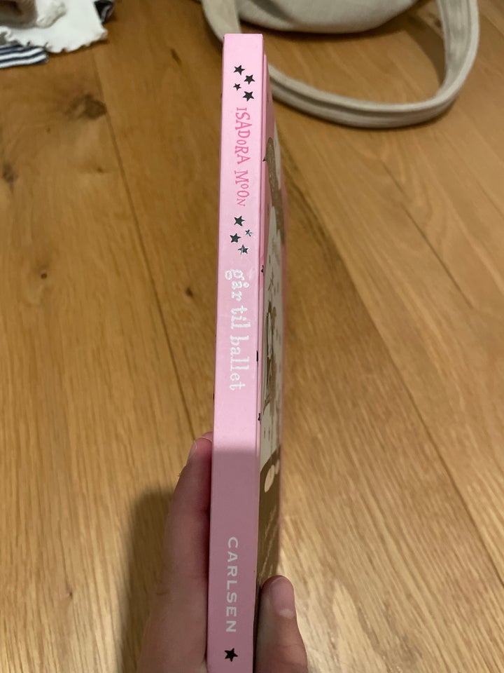 Isadora Moon , Harriet Muncaster