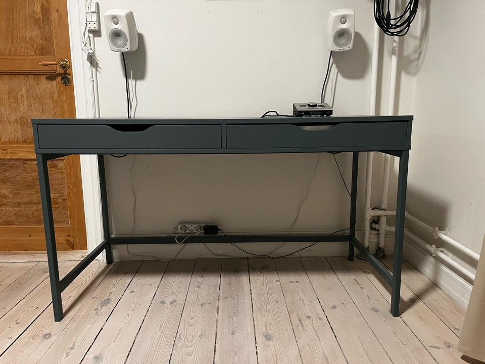 Skrive-/computerbord, Ikea, b: