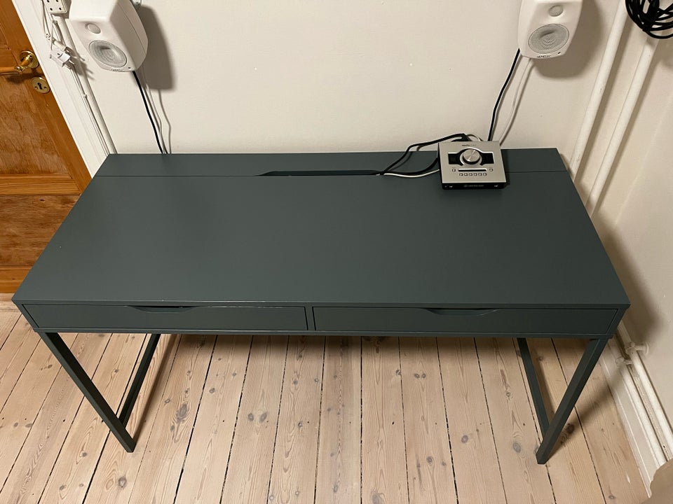 Skrive-/computerbord, Ikea, b: