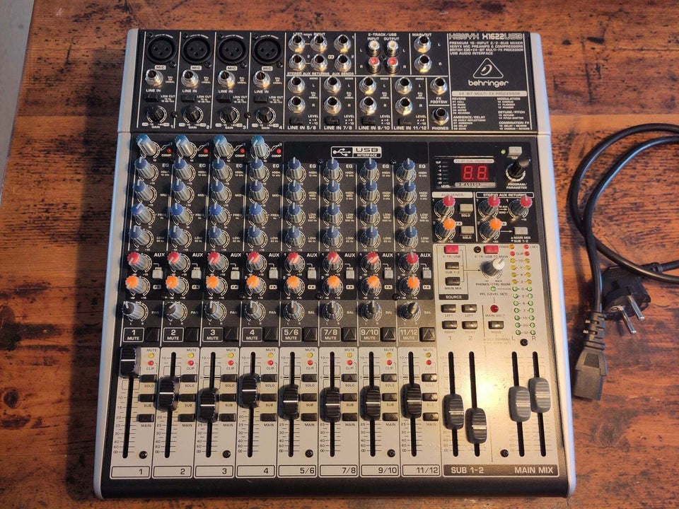 Mixer, Behringer Xenyx X1622USB