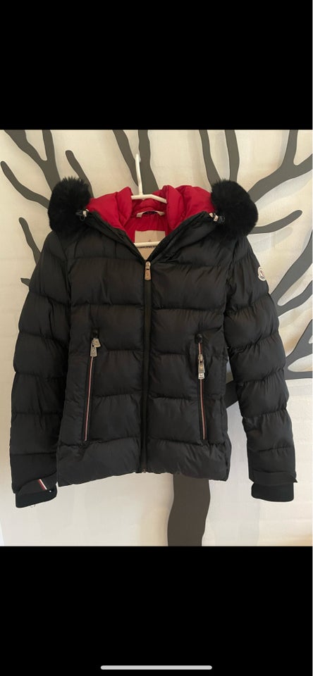 Andet, str. 34, Moncler