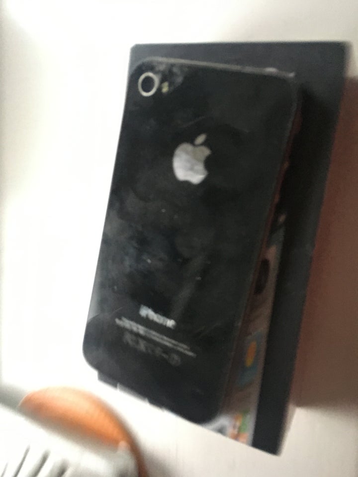 iPhone 4, 8 GB, sort