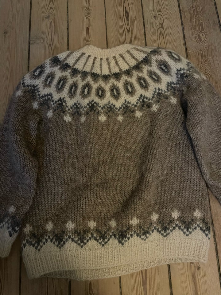 Sweater, The handknitting