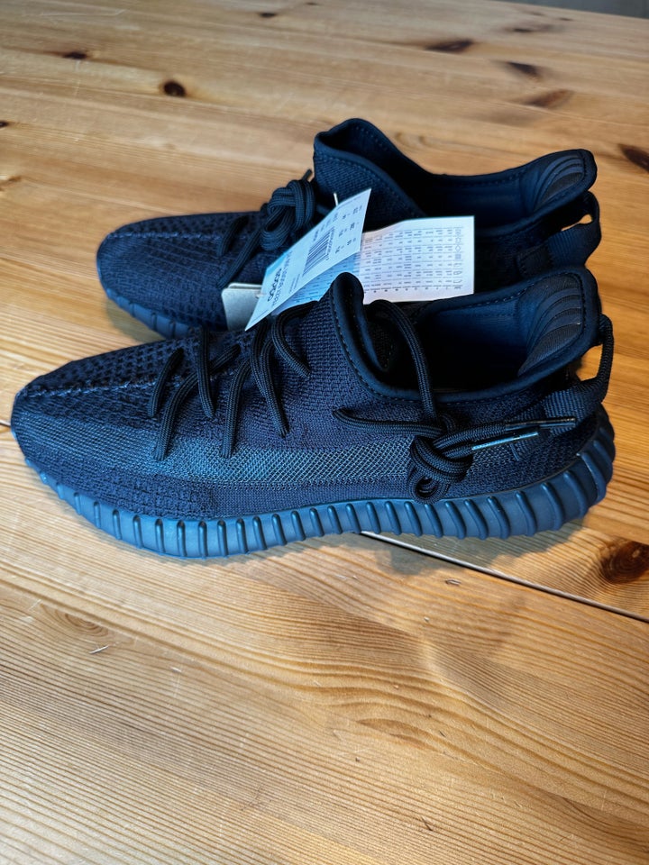 Sneakers, Yeezy, str. 44