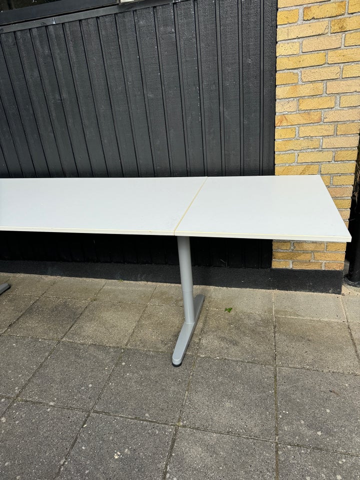 Skrivebord, Ikea, b: 275 d: 80 h: 80