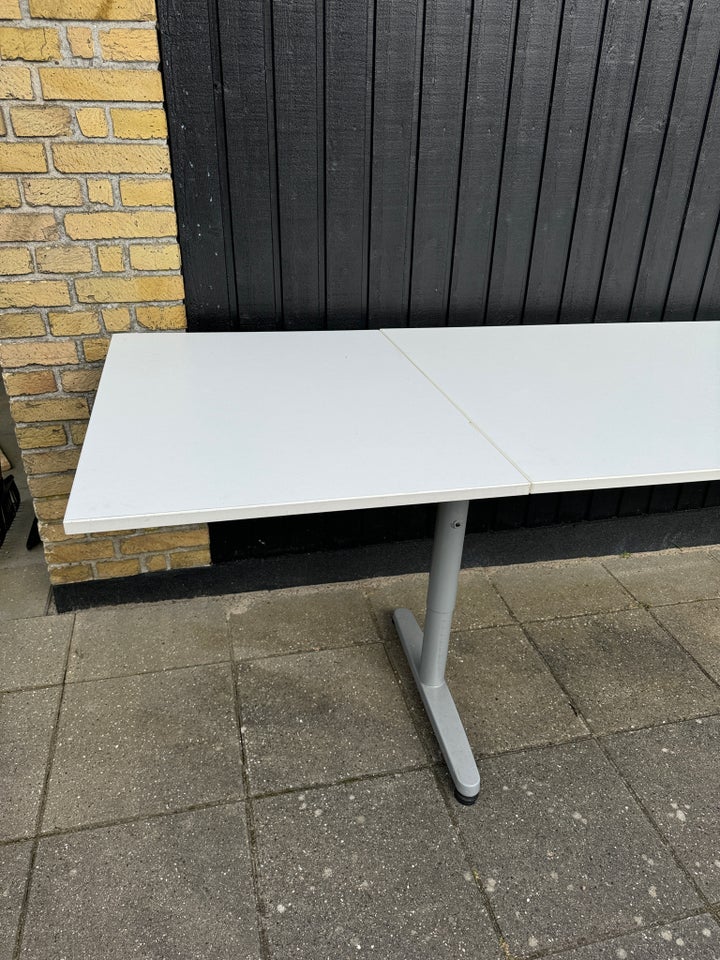 Skrivebord, Ikea, b: 275 d: 80 h: 80