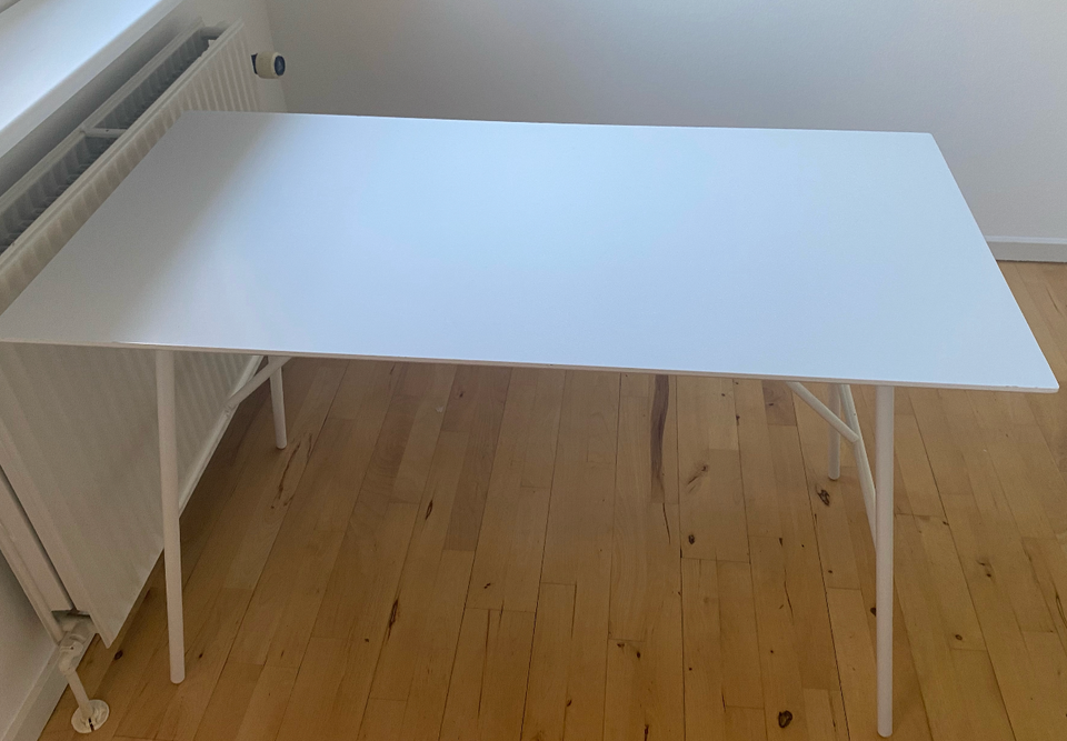 Skrivebord Jysk og IKEA b: 120 d: