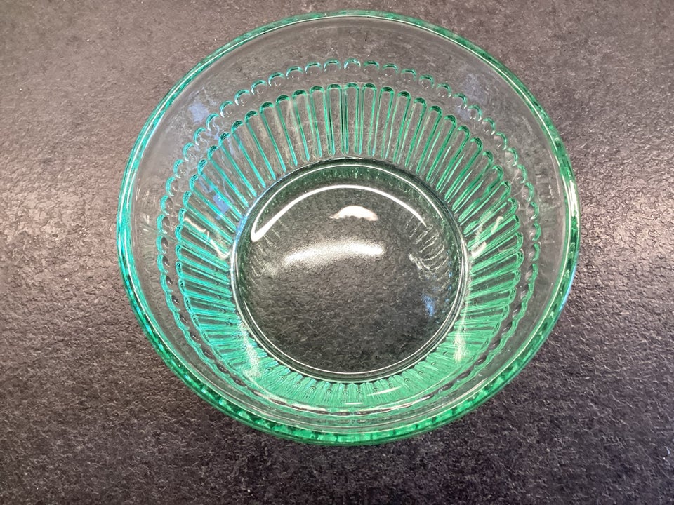 Glas, Skål, Ukendt retro