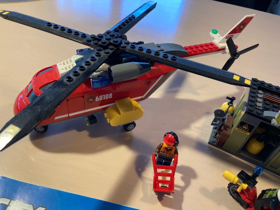 Lego City 60108