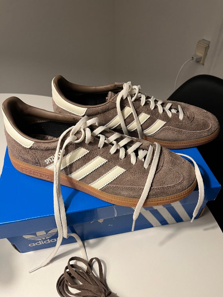 Sneakers, str. 42, Adidas Spezial