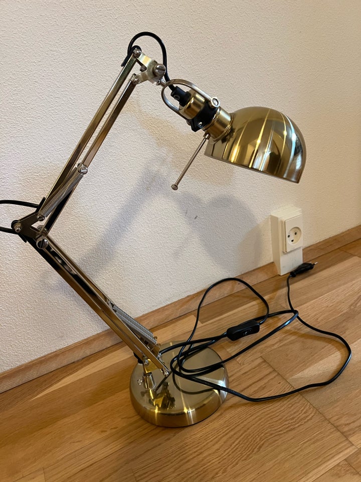 Skrivebordslampe, Ikea