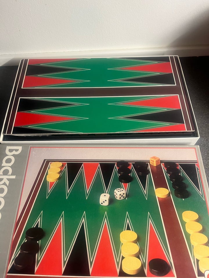 Backgammon , Backgammon , brætspil