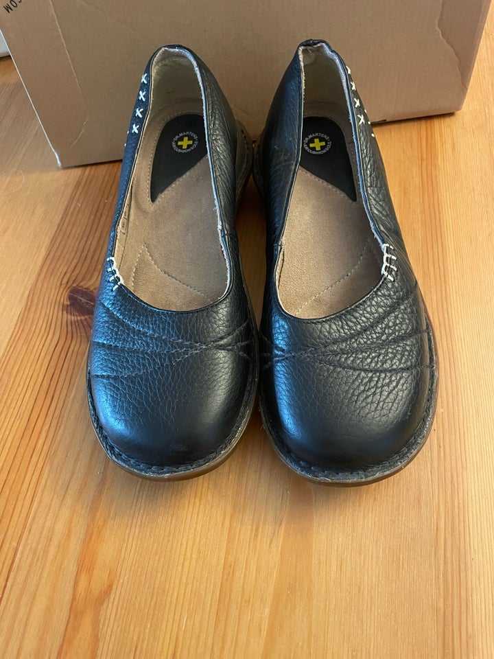 Anden damesko, str. 37, DR. Martens