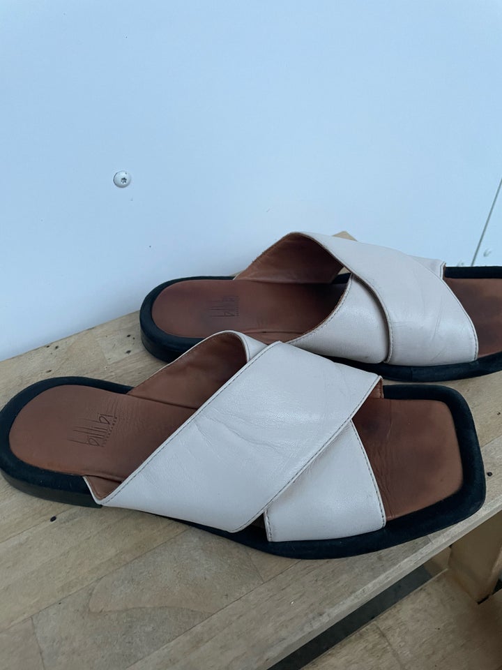 Sandaler, str. 39, Billi Bi