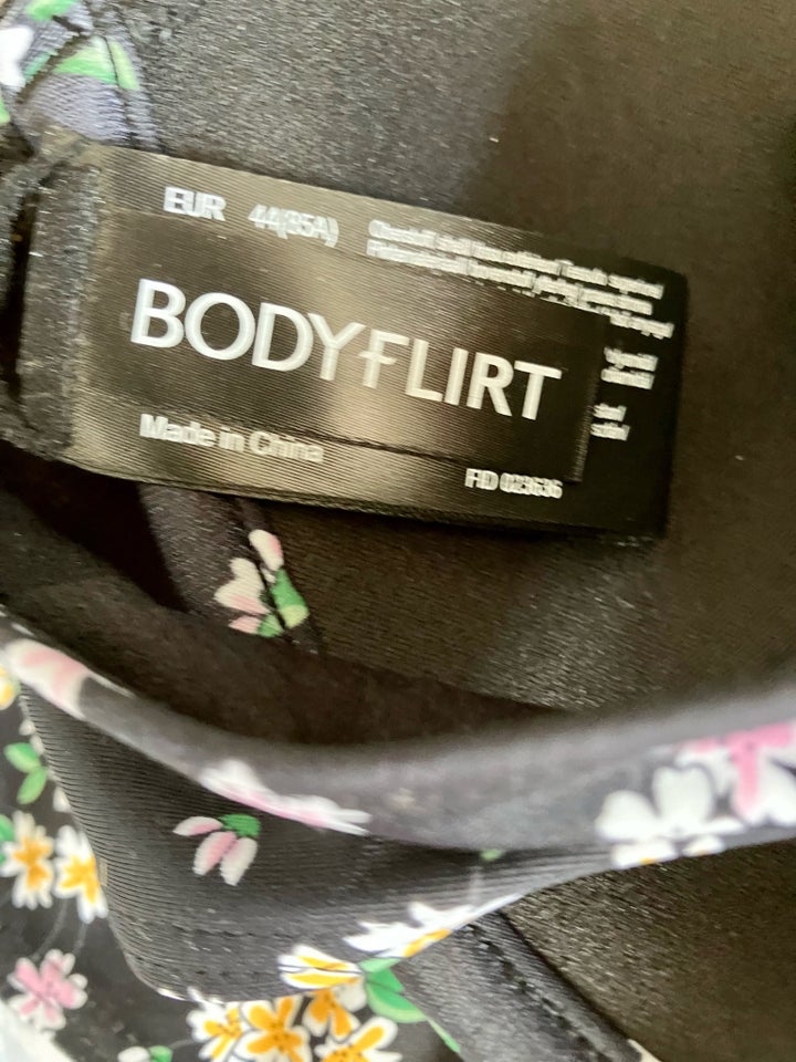 Badetøj Helt ny bikini  Bodyflirt