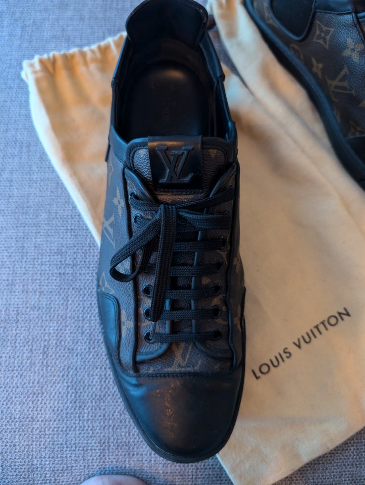 Sneakers Louis Vuitton str 45