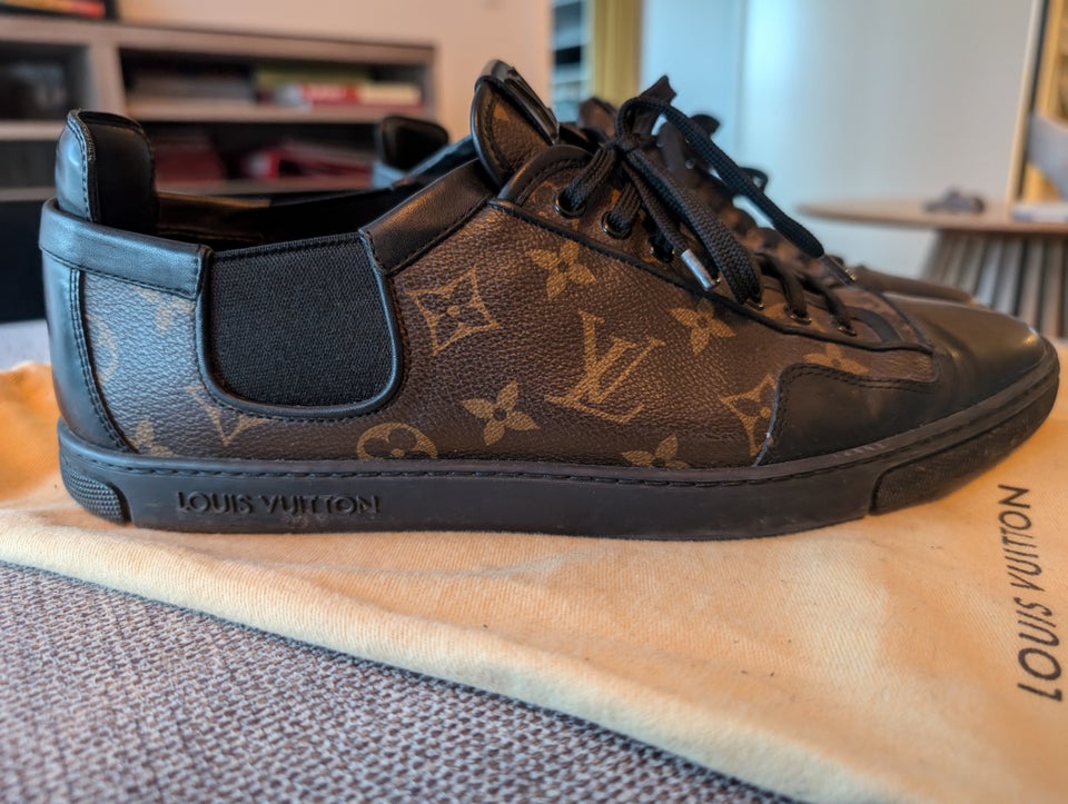 Sneakers Louis Vuitton str 45