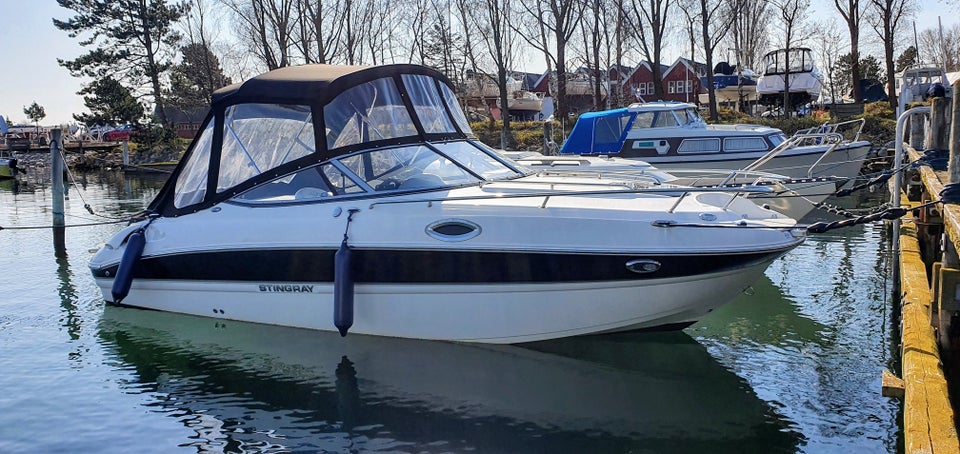 Stingray 215 CR Daycruiser årg