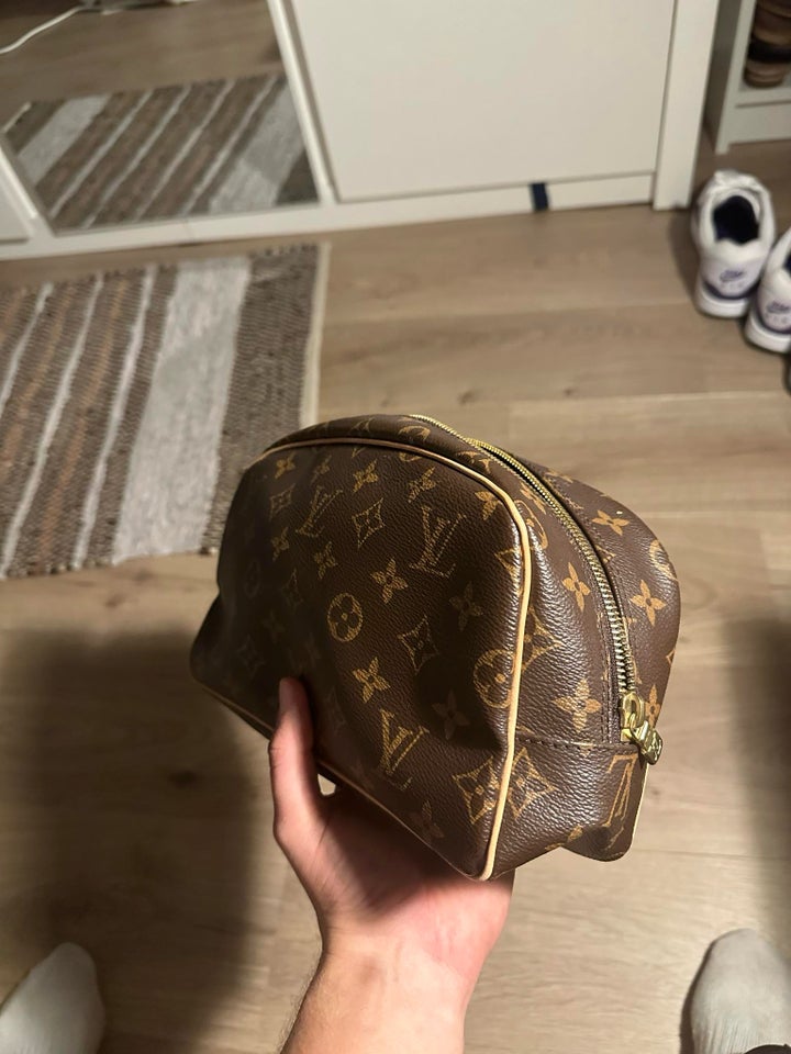 Toilettaske, Louis Vuitton