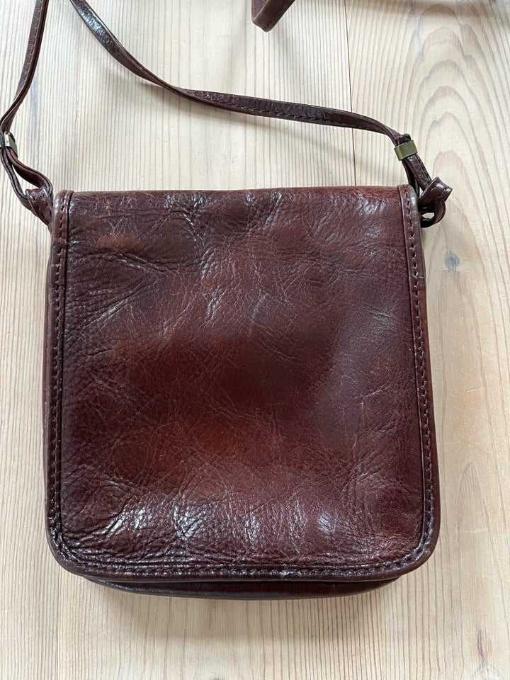 Crossbody, Adax