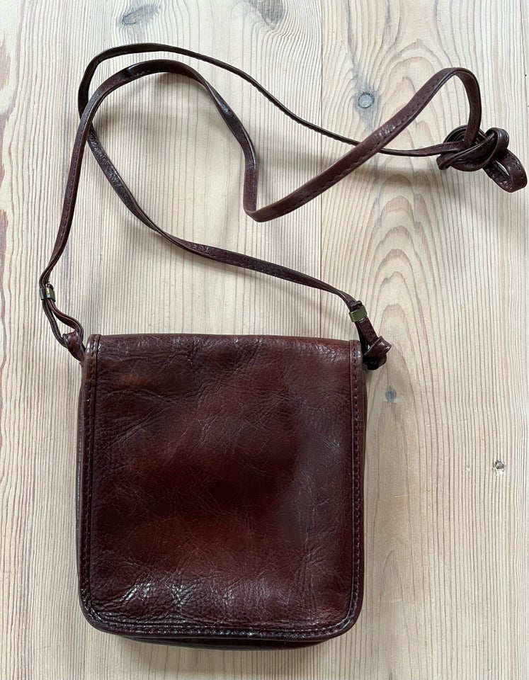 Crossbody, Adax