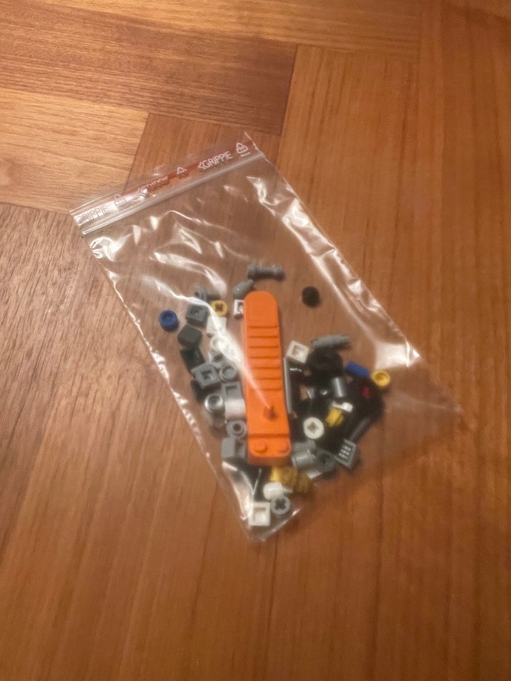 Lego Space, 10283